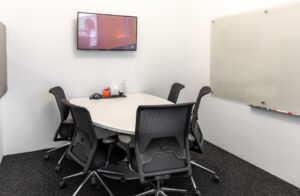 Meeting space rental to ideate, brainstorm or discuss in a space that brings the team together. Make Ideas & People Meet.