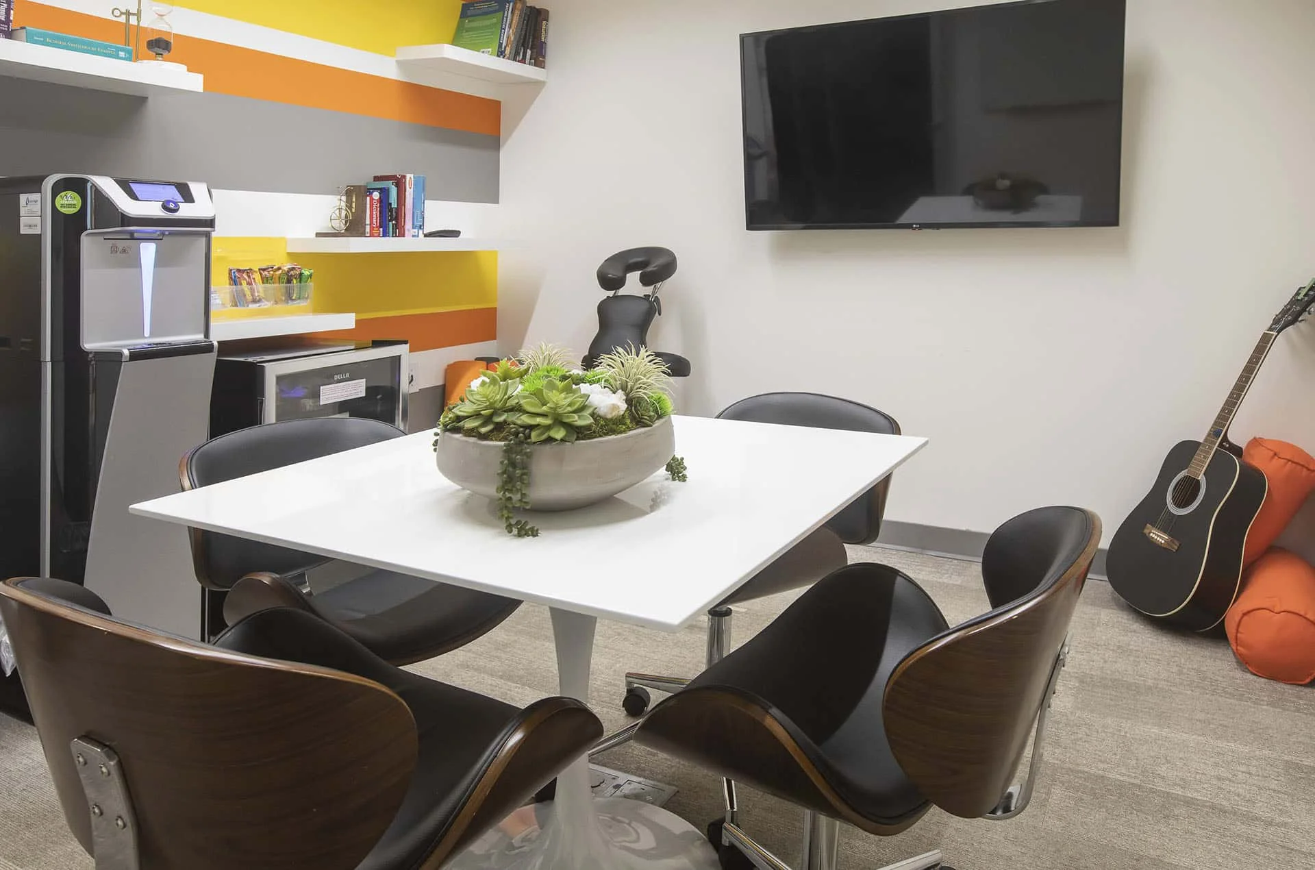 Explore rental conference room for casual catchups and brainstorming with dedicated support team to assist with any technical or catering needs.