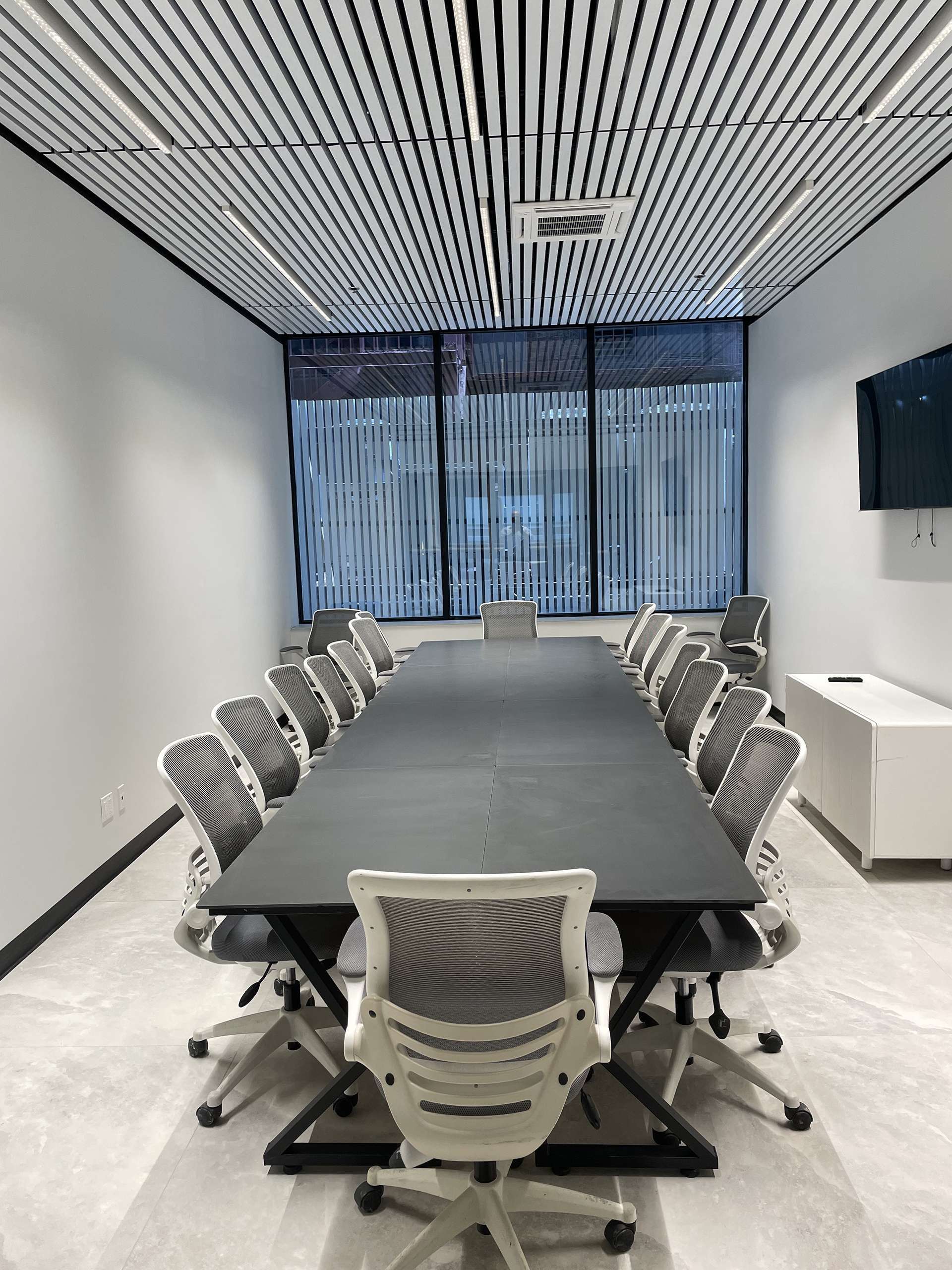 Adaptable boardroom inspiring creativity and collaboration for various purposes.