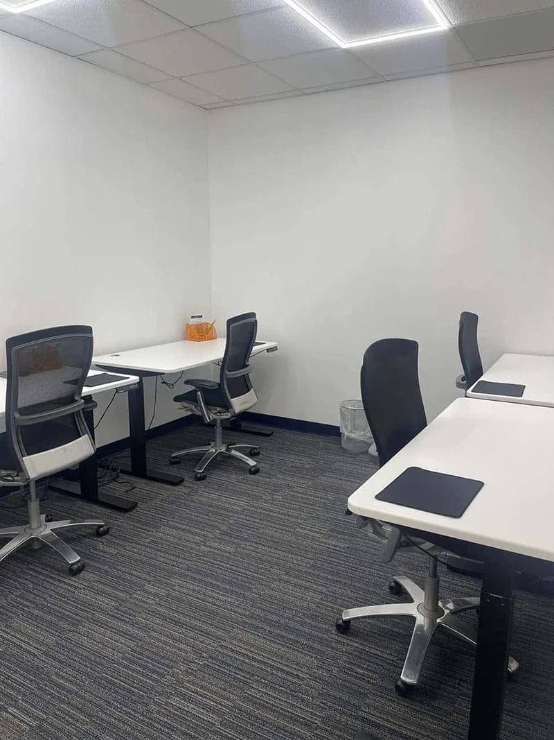 Shared workspace for rent where you get access to beverages, Wi-Fi, parking along with a host of premium amenities.